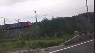 ЭД4М проезжает по авиадугу