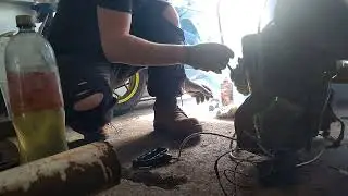 Запустил двигатель на снегоход Рысь.