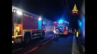 Campomaggiore, autocisterna in fiamme in piena galleria sulla Basentana