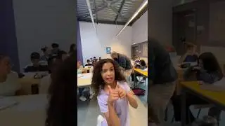 Dans la classe avec le professeur 