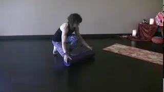 How to keep your yoga mat rolled up using a KlipKord