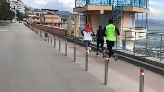 Подгототовка к марафону Букина Евдокия, бег по набережной Алушты.