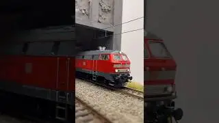 Mit der BR 218 über die H0 Anlage #modelleisenbahn #h0 #diesellok #br218