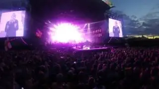 Queen - Roger Taylor sings "A Kind of Magic" Isle of Wight Festival 2016