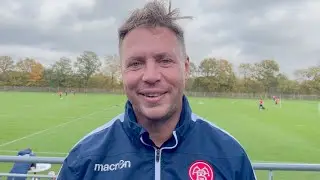 Menno van Dam før udekampen i Silkeborg
