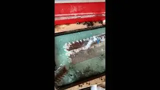 How to clean tile trowels