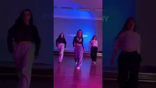С праздником, прекраснейшие девушки❤️ #dance #dancechallenge #dancer #trend #shorts #dancevideo
