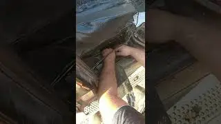 Было круто застрять посреди леса, слава Богу только-только перевалив ЖД переезд. #уазпатриот #уазик