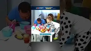 Мальчик с добрым сердцем помог бабушке с едой 😲