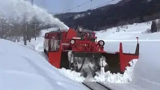 Awesome Powerful Trains Snow Plowing Compilation