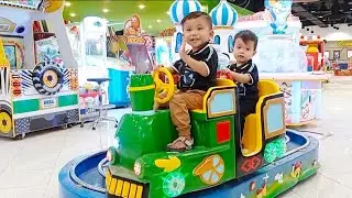 naik kereta api tut tut tut.. main bersama si kembar beda Al dan Rifky di FUN WORLD.