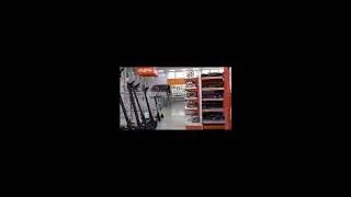 Пришла в магазин по продаже колонок!