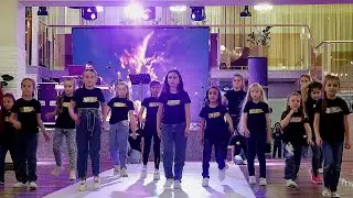 School of models dancing middle group |  Kids  Dance