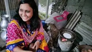 সিরাজগঞ্জ বাজার স্টেশনে অসাধারণ মজাদার পিঠার দোকান