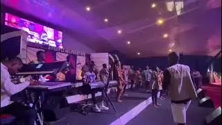 UYO MEYO (Amplified choir)