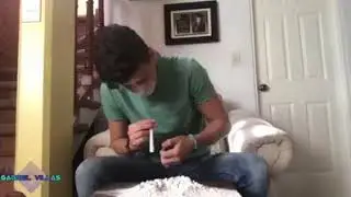 Astronautas trabajando desde casa