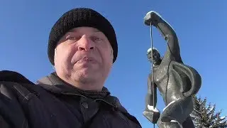 Памятник в городе