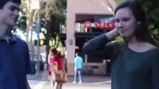 SEKSİ LİSELİ KIZLARLA ÖPÜŞME OYUNUKISSING PRANK COLLEGE GIRLSKOMİK VİDEOLARI İZLE 2014 2015