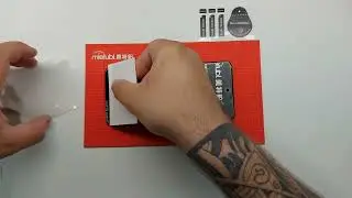 ИСПОЛЬЗУЙТЕ ПЛАСТИКОВУЮ КАРТУ ДЛЯ ПОКЛЕЙКИ(см.описание к видео)
