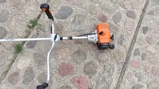 Grasscutter Stihl FS250 💪 in countryside / kosa spalinowa / мотокоса, бензокоса штиль