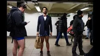 «В метро без штанов»: Как прошел самый странный флэшмоб года.