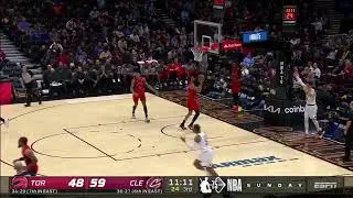 Cedi Osman makes the crazy circus layup
