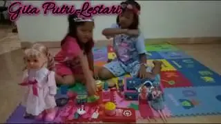 Gita Putri Lestari Main Masak Masak Dan Dokter Dokteran - Video Anak Bermain Lucu