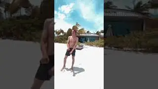 Влад А4 танцует на пляже🤩⛱️-