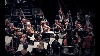 Maestro Dirk Brossé conducting JAWS by John Williams with LSO at Royal Albert Hall London