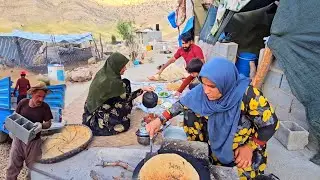 The life of a pregnant woman in the desert and her cooperation with her family to build a house