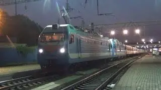 Электровозы ЭП1М-524 и ЭП1М-427 с поездом №156 Москва — Анапа