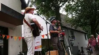 Walk Two Folk- Going up the Country @Buskers Festival
