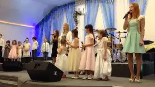 Песня "Мама, будь со мною рядом".