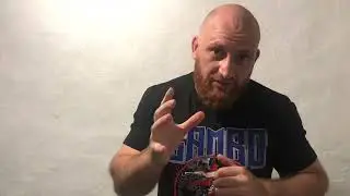 Бокс старомодная локтевая защита