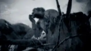 Resident Evil 8 Village Ethan werewolf hammer death