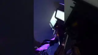 В Ученого? Нет-нет, в Фейка g-туалета. 