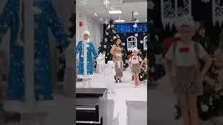 Shorts Первый в их жизни новогодний утренник в детском саду.