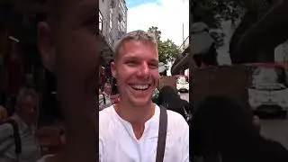 Colombian girl grabs me on the street! 🇨🇴