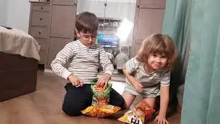 Тема и Иля пробуют чипсы А4