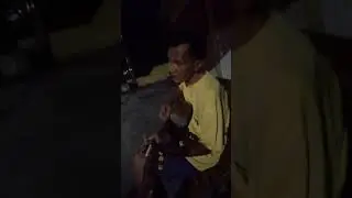 yang merindukan seseorang ayah.   ini di nyanyikan oleh bapak bapak gaes suara bagus gaes