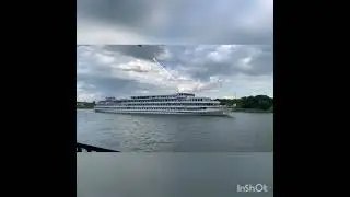 Теплоход плывёт по реке - Всё хочу на свете знать !