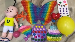 Seru Berburu POP IT, BT21, Simple Dimple, Balon, Upin Ipin di Tepi Kolam
