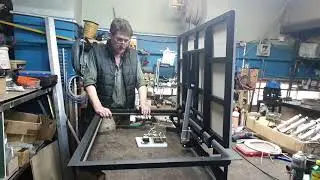 Люк с электроприводом с защитой от перегруза и неправильных действий (защита от дурака)