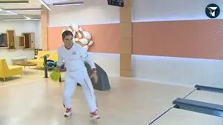 Президент Бердымухамедов выбивает страйки в боулинге