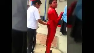 Niño se tira pedo
