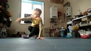 Моя  кошка не хочет  показать фокус