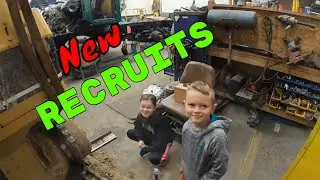 Major undercarriage problems on the D4g- but don’t worry have my two best helpers on it!