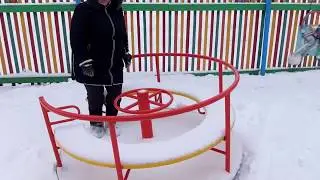 Эх снег снежок белая метелица ,привалило нам снежку ....Значит надо убирать.