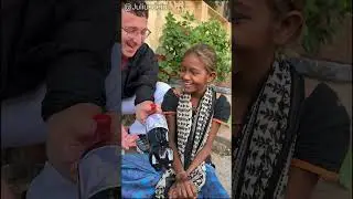 Girl is Amazed During a Magic Trick! 😱