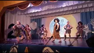 С.Тахта. Проходил в Богородске фестиваль "Звезды над проливом". "Показ мод".